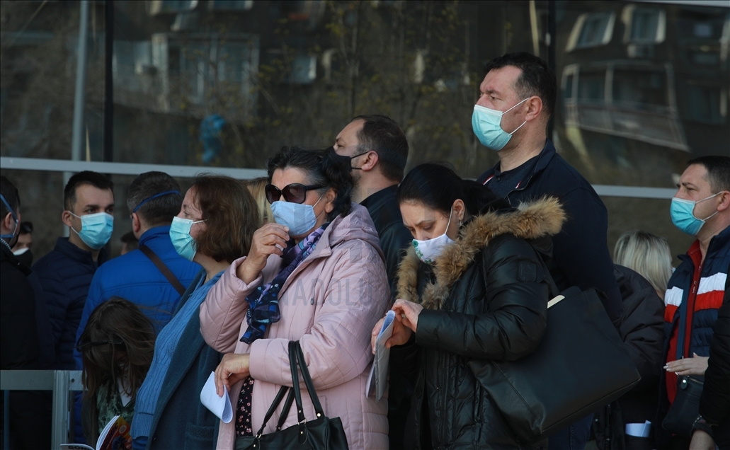 Sırbistan, komşu ülke vatandaşlarını da Kovid-19'a karşı aşılamaya başladı