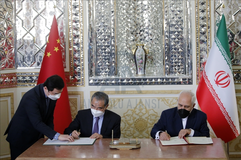 ایران و چین سند «جامع همکاری 25 ساله» امضا کردند