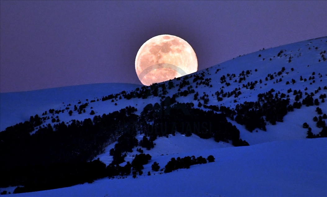 Full moon in Kars