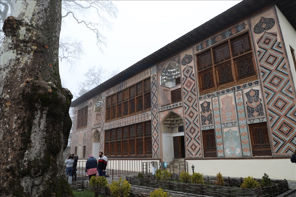 قصر الخان.. عراقة التاريخ وروعة الطبيعة في أذربيجان