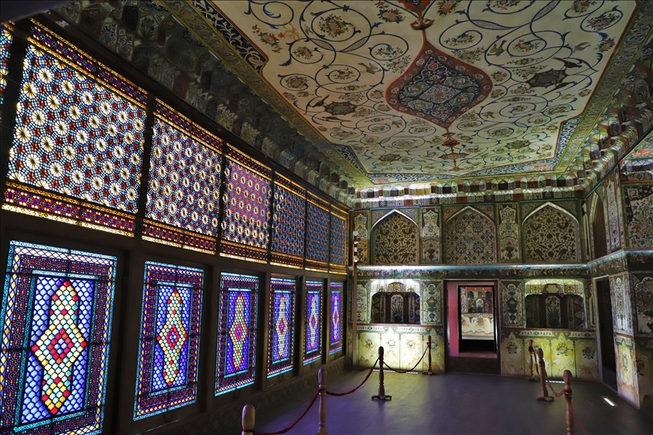 قصر الخان.. عراقة التاريخ وروعة الطبيعة في أذربيجان