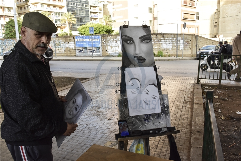 "رسّام الجسر" في بيروت.. سوريّ يواجه الصعوبات بموهبته