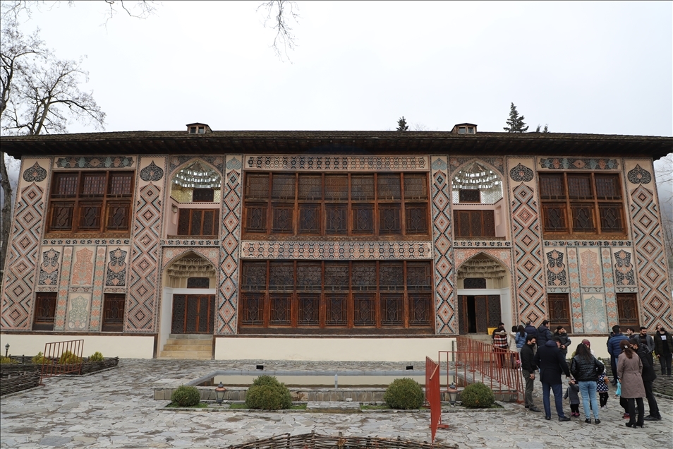 قصر الخان.. عراقة التاريخ وروعة الطبيعة في أذربيجان