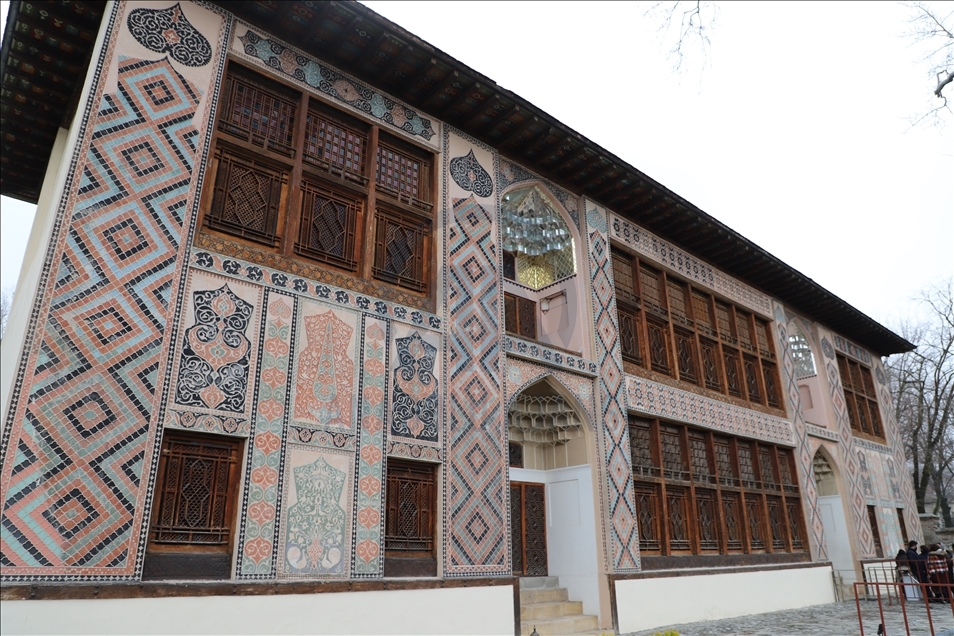 قصر الخان.. عراقة التاريخ وروعة الطبيعة في أذربيجان