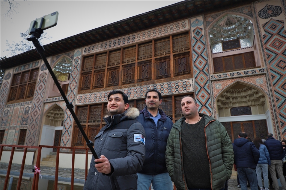 قصر الخان.. عراقة التاريخ وروعة الطبيعة في أذربيجان