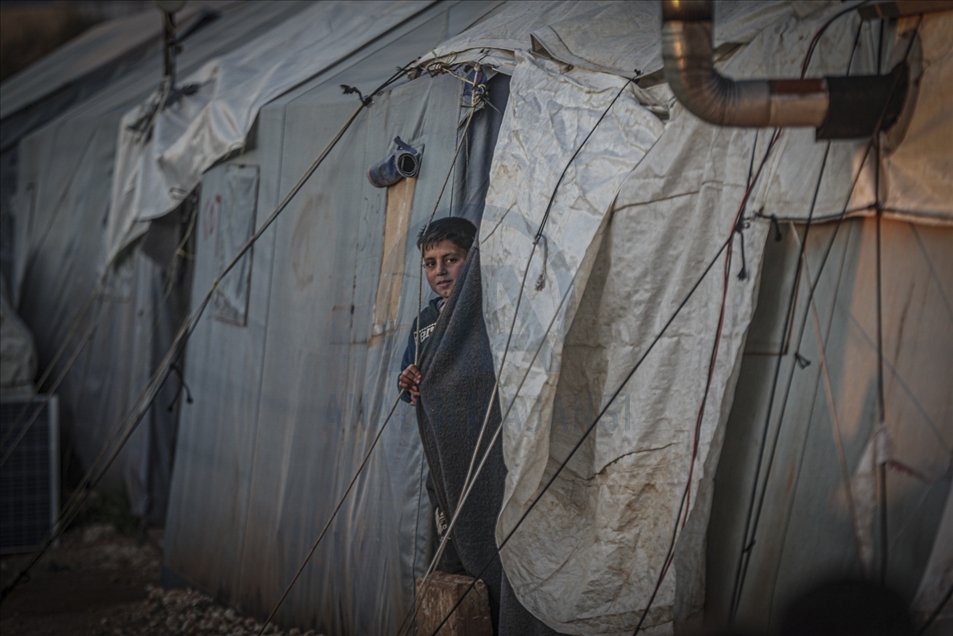 La sonrisa de los niños sirios a pesar de las difíciles condiciones en los campos de refugiados de Idlib