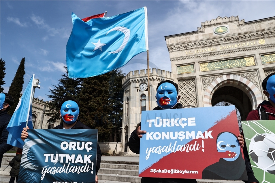 Doğu Türkistan Platformu'nca "Şaka Değil Soykırım" sergisi açıldı