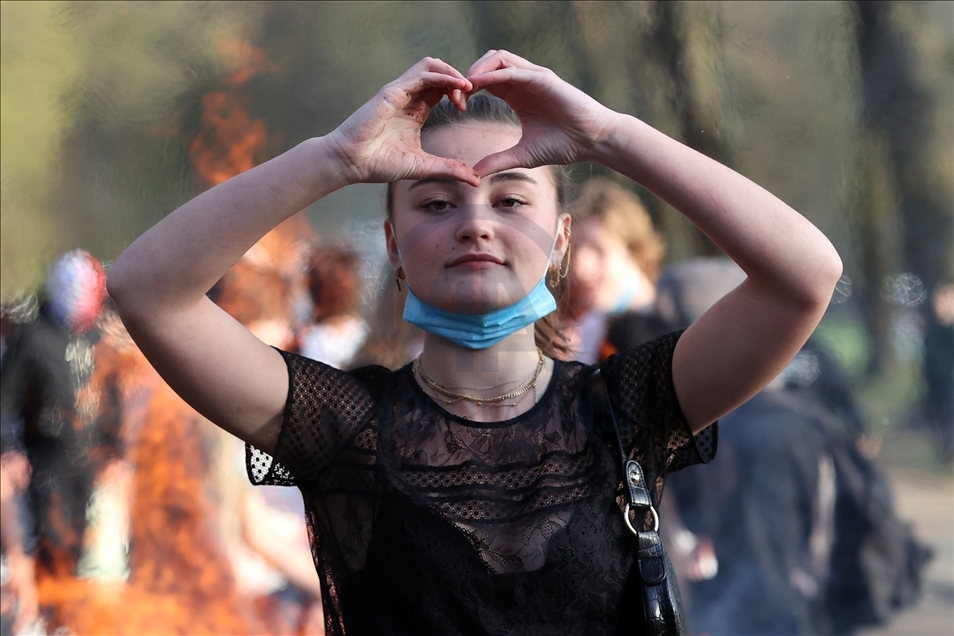 Disturbios entre la Policía de Bruselas y asistentes a un 'falso festival'