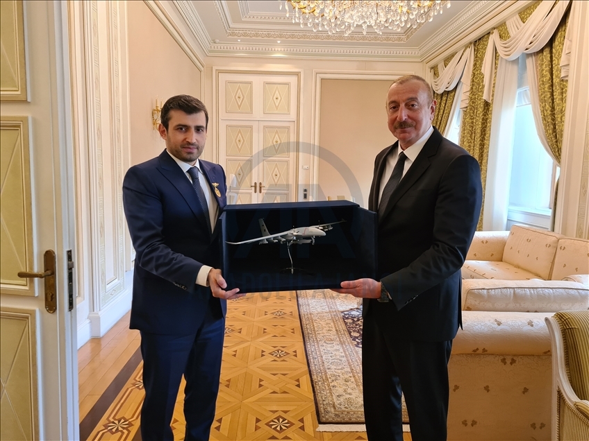 رئیس جمهور آذربایجان به سلجوق بایراکتار «نشان قرهباغ» اعطا کرد
