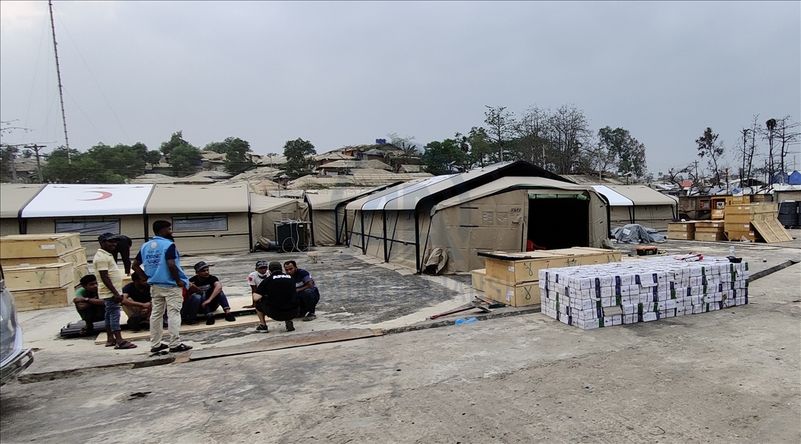 Türkiye, Bangladeş'te mülteci kampındaki yangında tahrip olan sahra hastanesini yeniden inşa ediyor