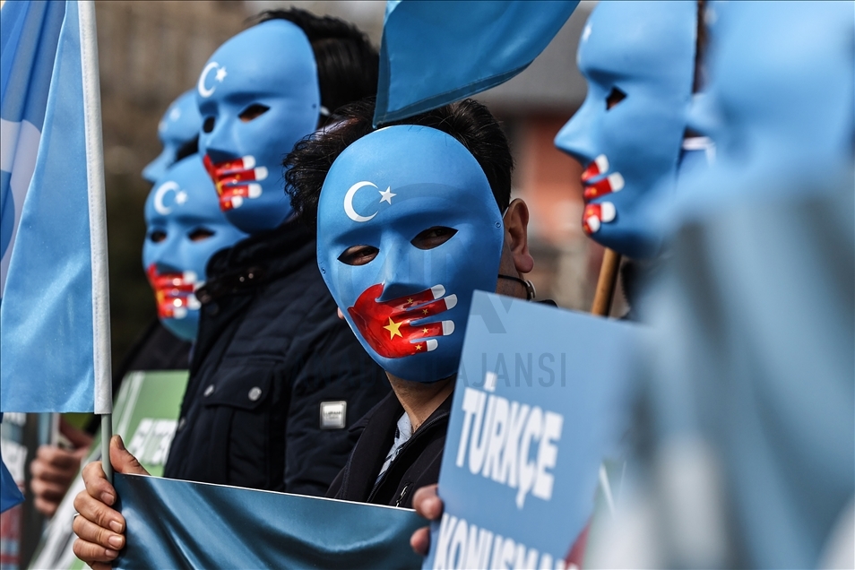 Doğu Türkistan Platformu'nca "Şaka Değil Soykırım" sergisi açıldı