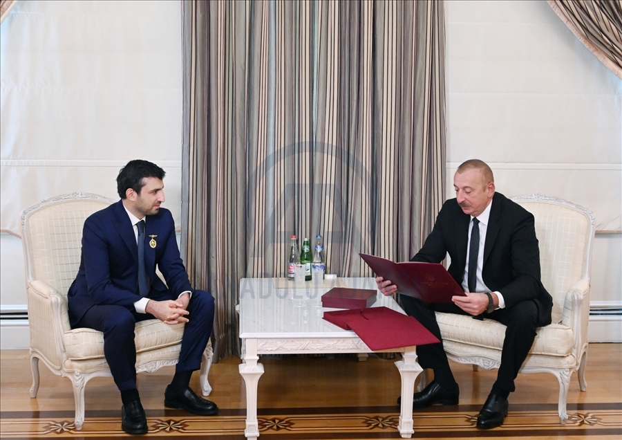 Президент Азербайджана наградил Сельджука Байрактара орденом «Карабах»