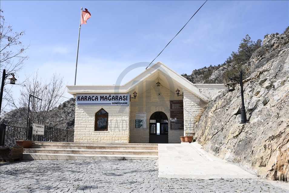 Doğu Karadeniz'in önemli turizm merkezlerinden Karaca Mağarası ziyarete açıldı
