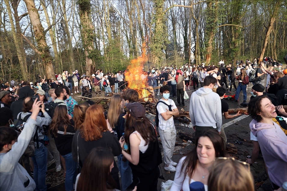 Disturbios entre la Policía de Bruselas y asistentes a un 'falso festival'