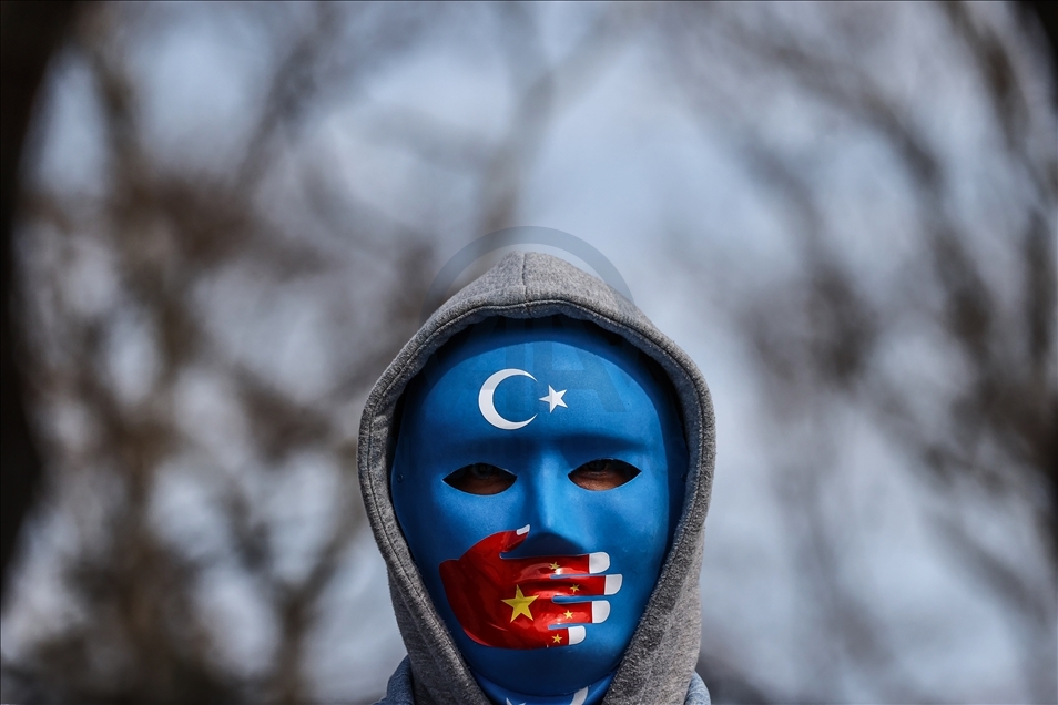 Doğu Türkistan Platformu'nca "Şaka Değil Soykırım" sergisi açıldı