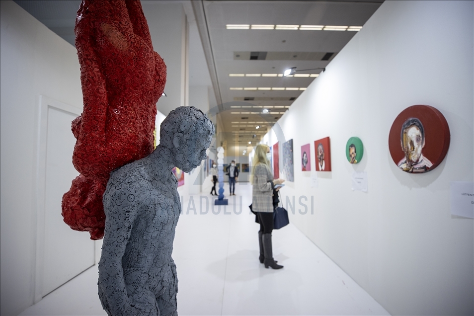 Art lovers enjoy international fair in Turkish capital