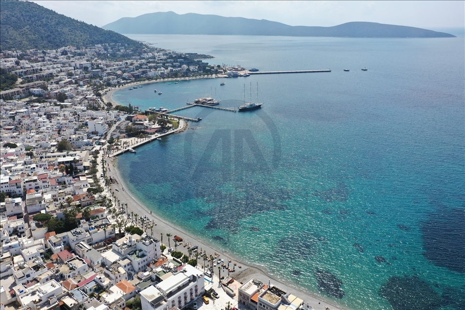 Turizm merkezleri Antalya ve Muğla'da sokağa çıkma kısıtlaması nedeniyle sessizlik hakim