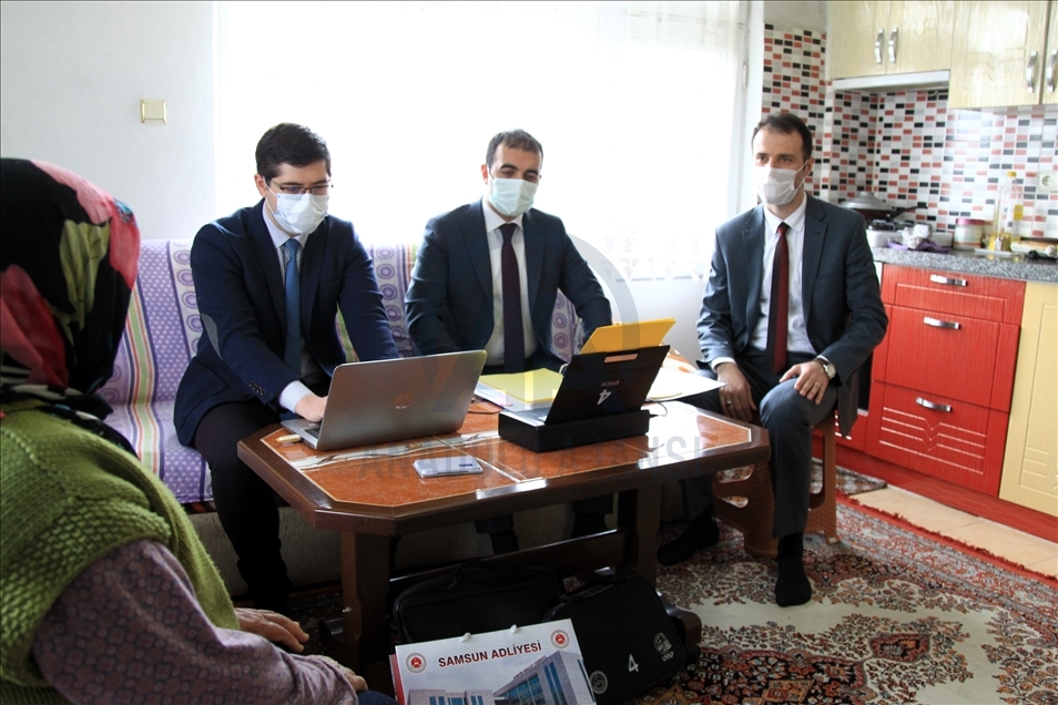 Mahkemeye gidemeyenler için sunulan "evde adalet hizmeti" vatandaşlara kolaylık sağlıyor