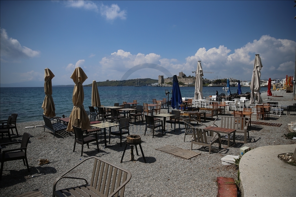 Turizm merkezleri Antalya ve Muğla'da sokağa çıkma kısıtlaması nedeniyle sessizlik hakim