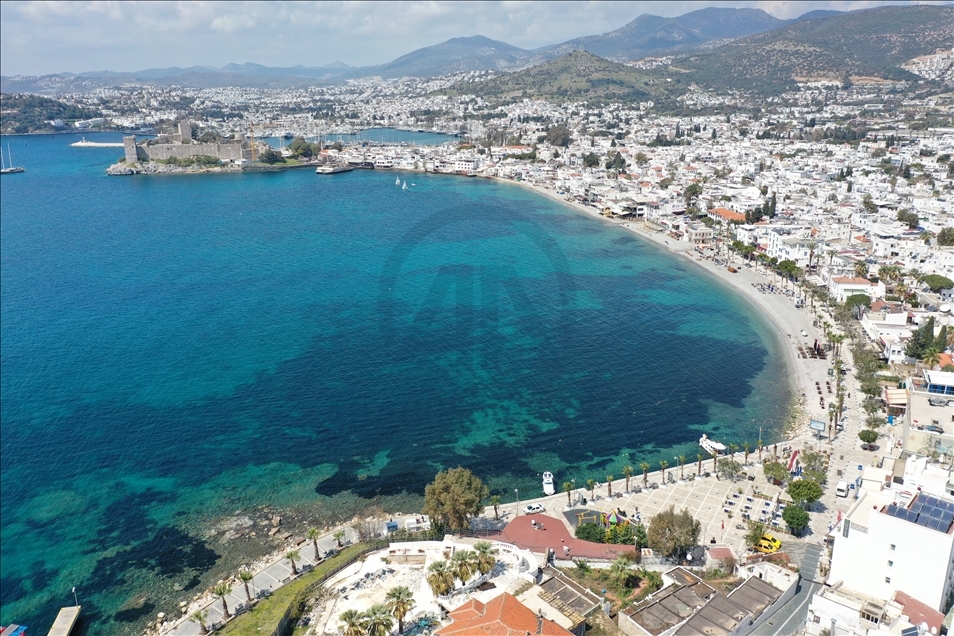Turizm merkezleri Antalya ve Muğla'da sokağa çıkma kısıtlaması nedeniyle sessizlik hakim