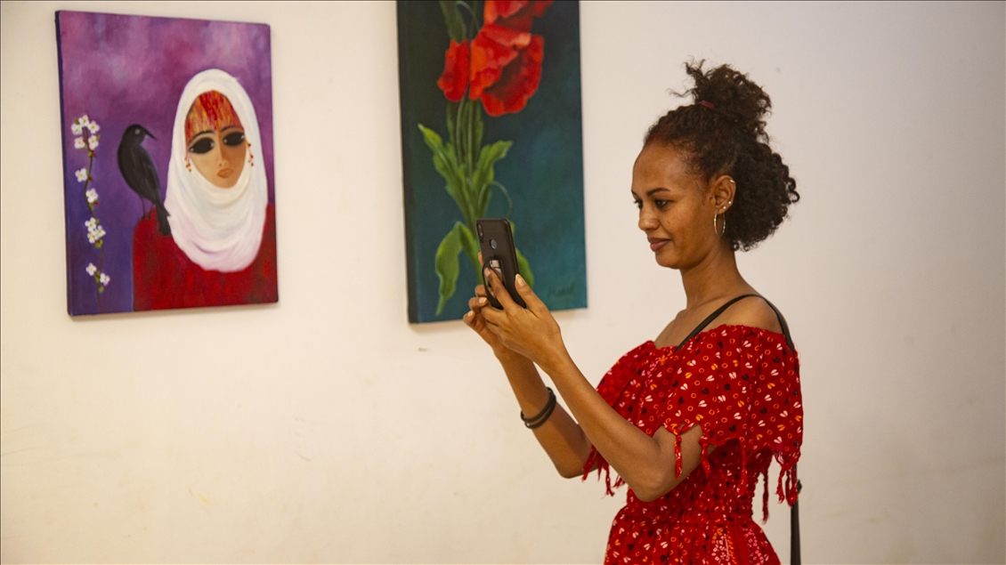 Türk ve Sudanlı sanatçılar, "Sanatın Dili" adlı fotoğraf ve resim sergisi düzenledi