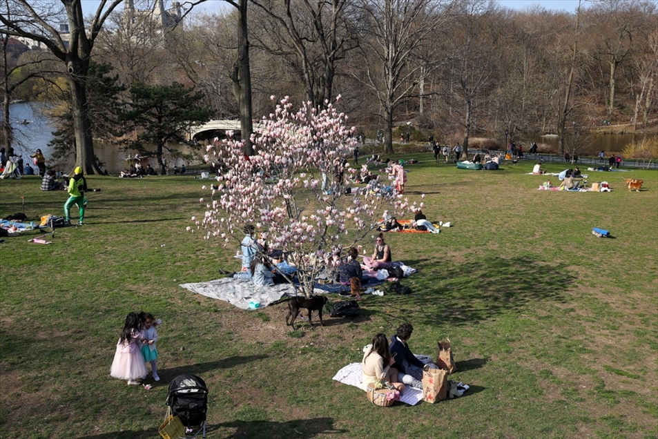 Vida cotidiana durante el Día de Pascua en Nueva York