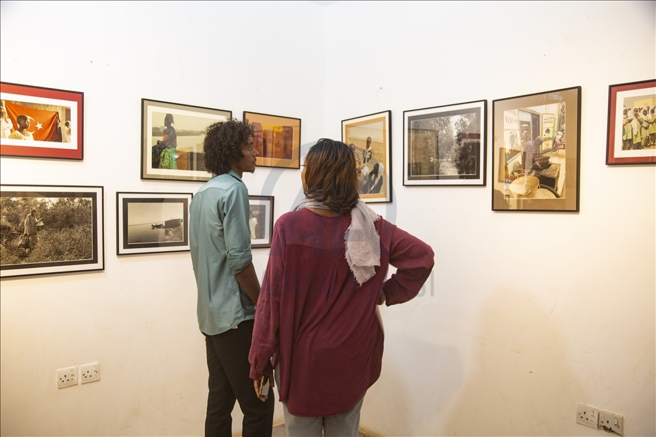 Türk ve Sudanlı sanatçılar, "Sanatın Dili" adlı fotoğraf ve resim sergisi düzenledi