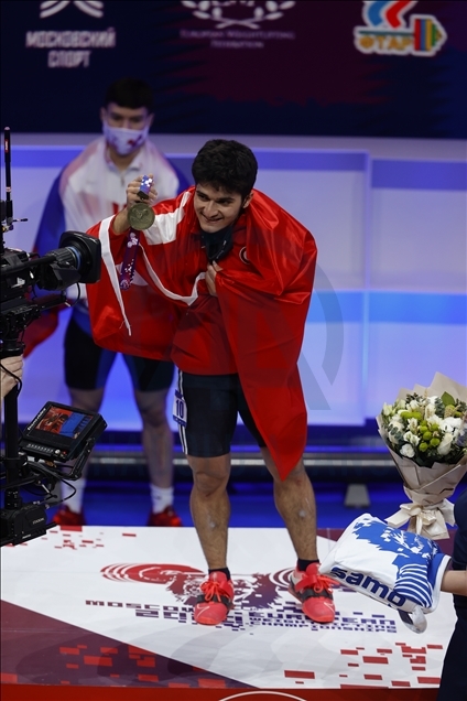 Milli halterci Muhammed Furkan Özbek Avrupa şampiyonu