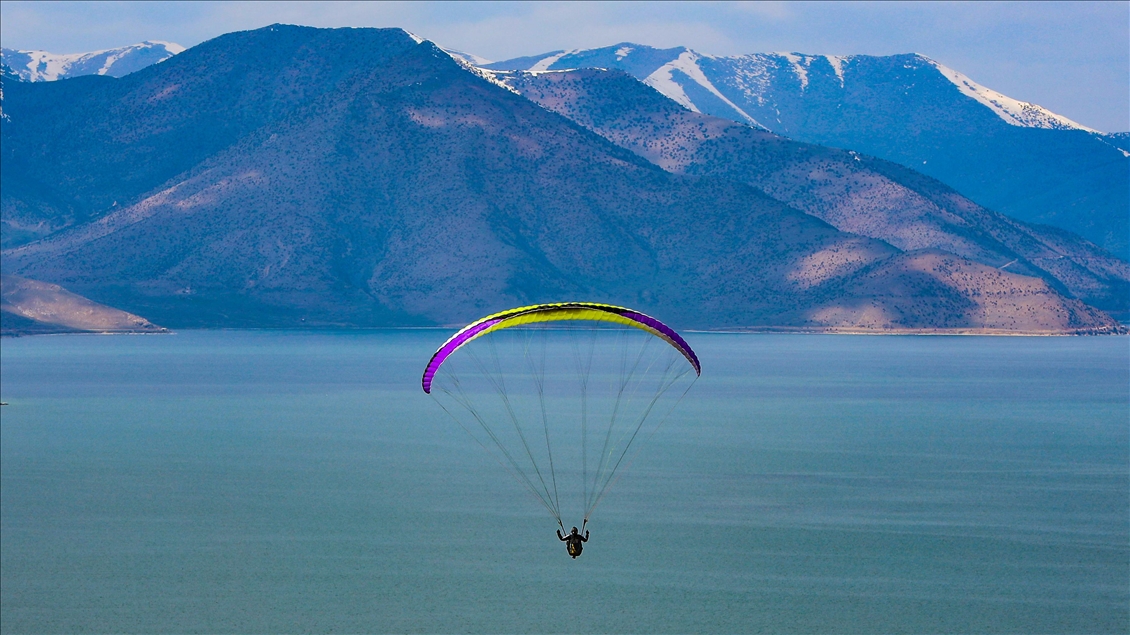 Paragliding in Turkey's Van