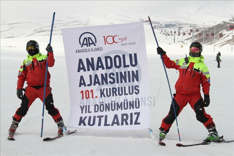 Kapadokya ve Erciyes'te AA'nın kuruluş yıl dönümünü kutladılar