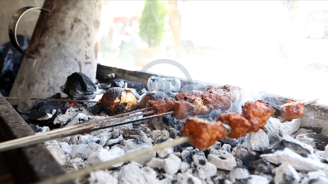 Li Diyarbekirê cegera ku bi destê jinê tê çêkirin, pir tê ecibandin