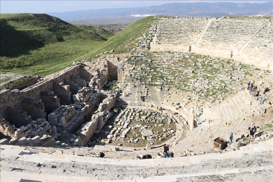 Turqi, teatri antik 2.200 vjeçar do të rihapet pas restaurimit