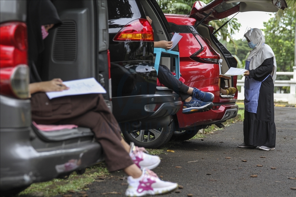 Sekolah "drive in" jadi alternatif belajar di tengah pandemi