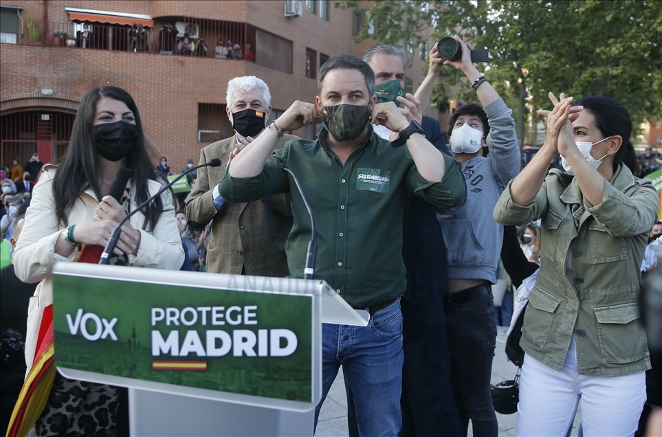 İspanya'da aşırı solun protesto ettiği aşırı sağcı Vox partisinin mitingi olaylı geçti