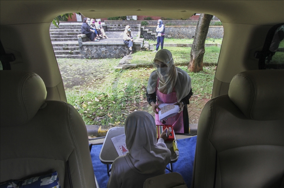 Sekolah "drive in" jadi alternatif belajar di tengah pandemi