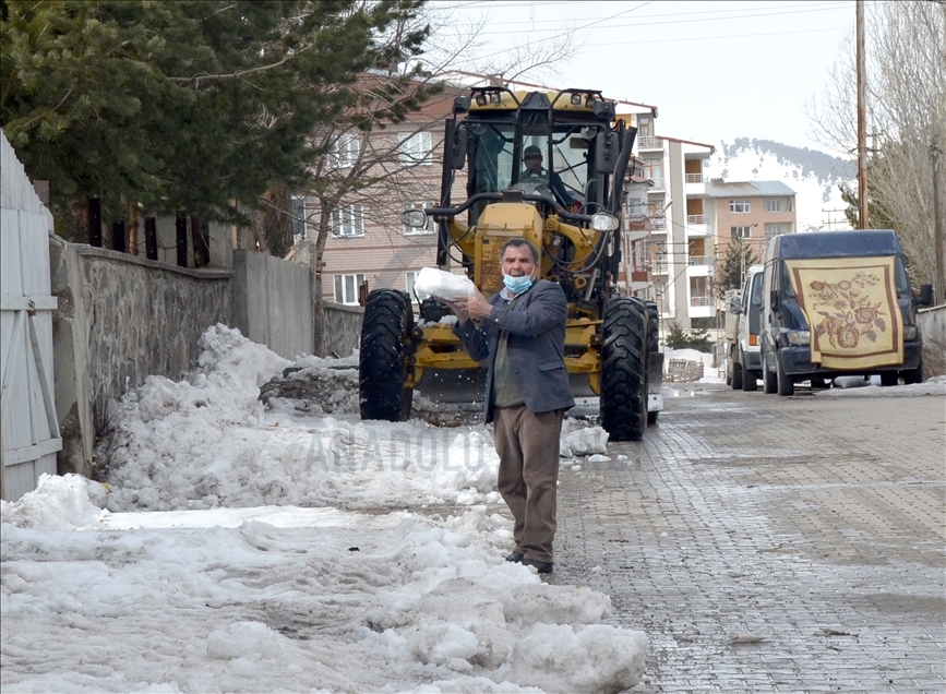 Li Qersê berf dihele, xweza zindî dibe û heywan derdikevin nêçîrê