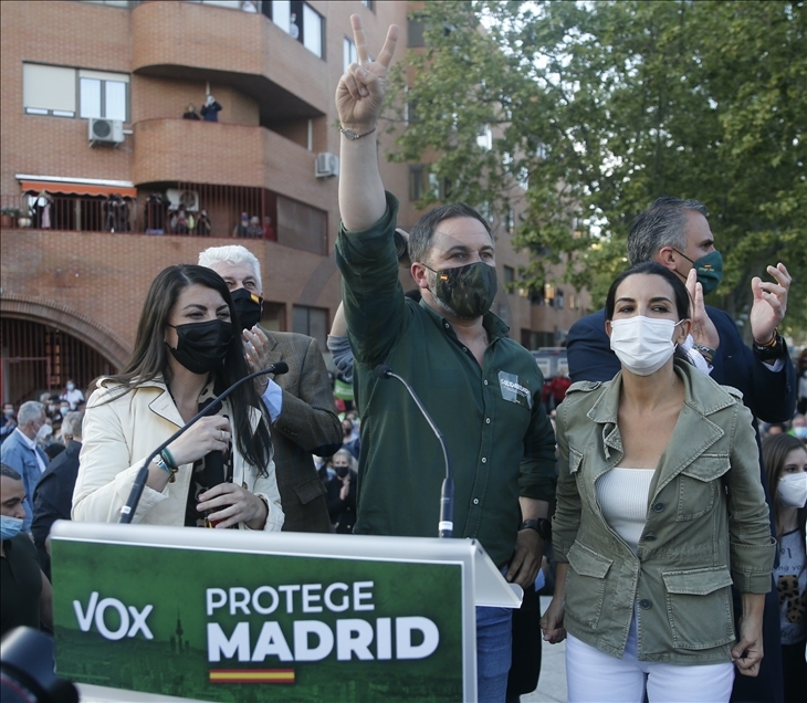 İspanya'da aşırı solun protesto ettiği aşırı sağcı Vox partisinin mitingi olaylı geçti