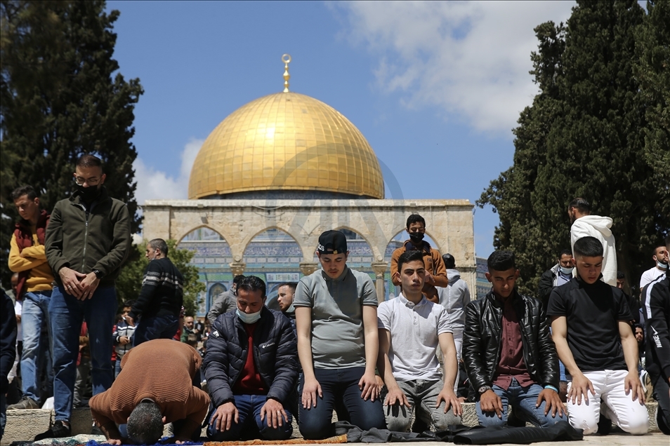 إسرائيل تمنع فلسطينيي الضفة من الصلاة بـ"الأقصى"