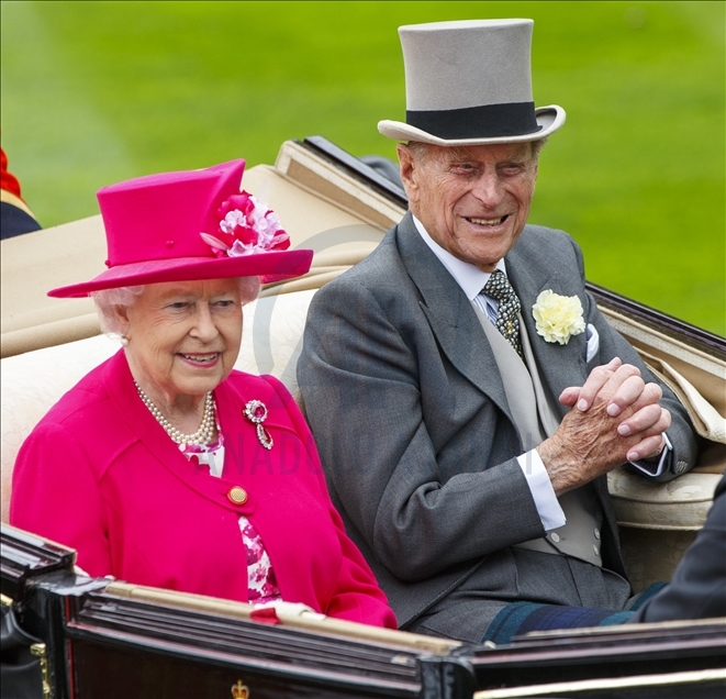 İngiltere Kraliçesi 2. Elizabeth'in eşi Prens Philip 99 yaşında hayatını kaybetti