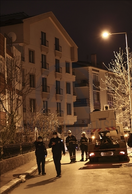 Ankara'da çökme tehlikesi nedeniyle 8 katlı bina boşaltıldı