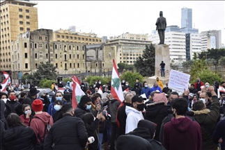 لبنان.. تظاهرة وسط بيروت تطالب بتشكيل حكومة "انتقالية"