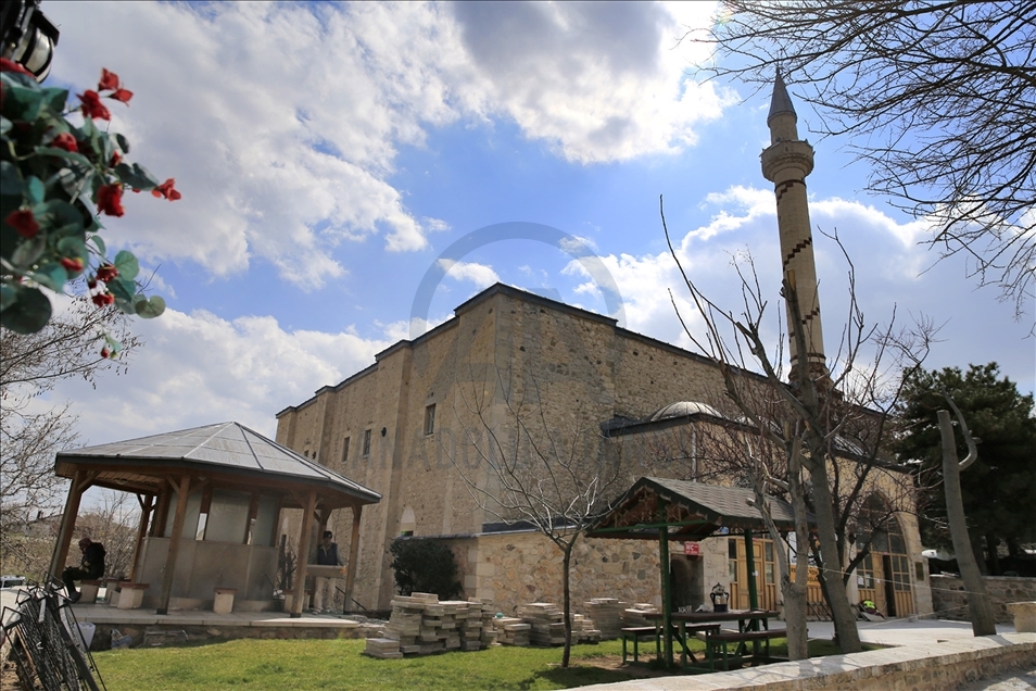 Li Xarpêtê ji ber vîrusa koronayê kuçe û kolan xalî man
