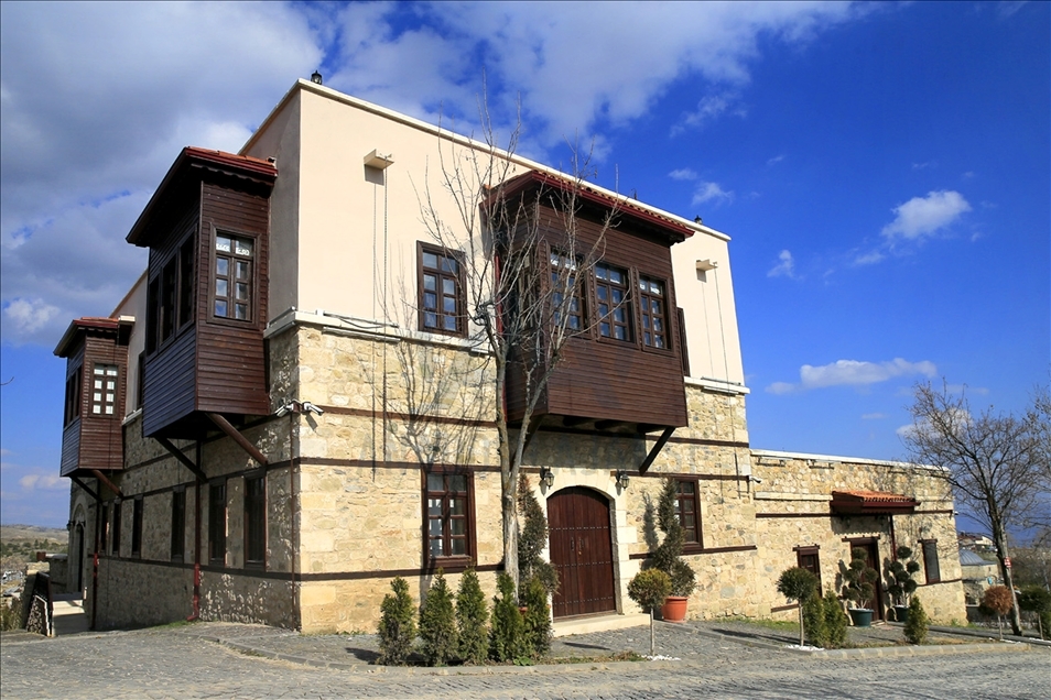 Li Xarpêtê ji ber vîrusa koronayê kuçe û kolan xalî man
