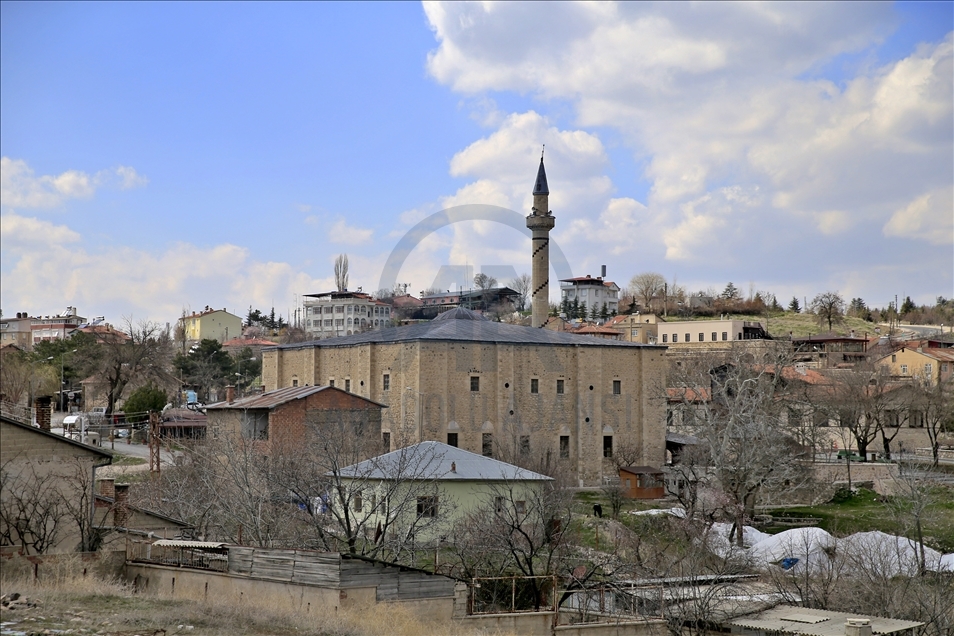 Li Xarpêtê ji ber vîrusa koronayê kuçe û kolan xalî man