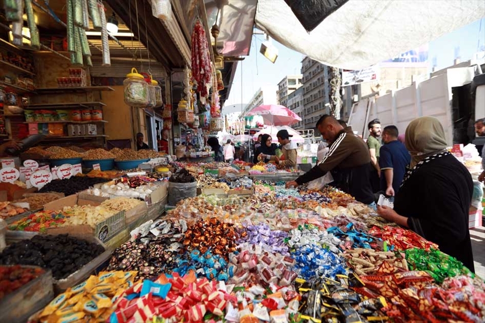 عجّ سوق "الشورجة" الشعبي الشهير وسط 