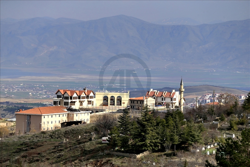 Li Xarpêtê ji ber vîrusa koronayê kuçe û kolan xalî man