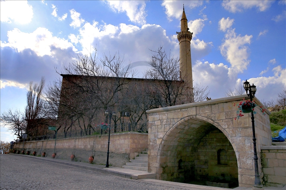 Li Xarpêtê ji ber vîrusa koronayê kuçe û kolan xalî man