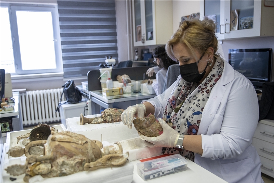 Geçmiş "tarihi eser doktorlarının" elinde yeniden hayat buluyor