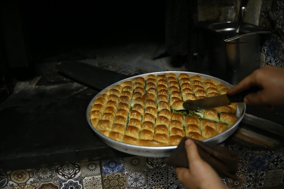 Les maîtres du « baklava » à Gaziantep fins prêts pour le Ramadan