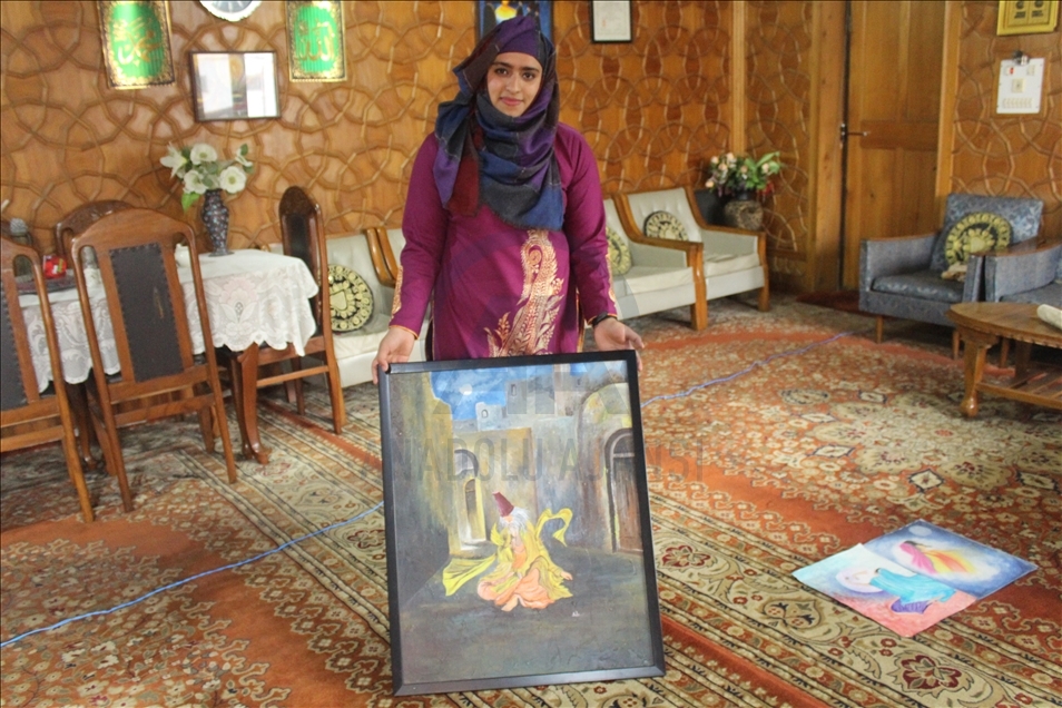 فنانات كشمير يرسمن قضايا بلادهن "بالأبيض والأسود"